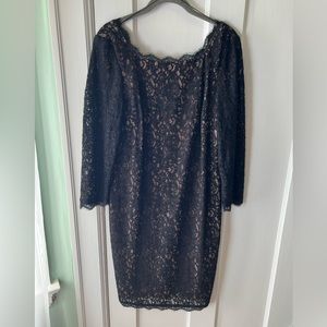 Adriana Papell beautiful dress